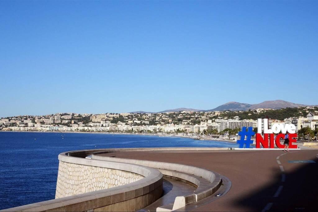 Appartement 2 Chambres Refait A Neuf, Climatise, A 2 Min De La Mer Nice Exterior photo